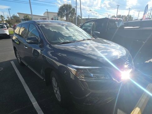 Used 2015 Nissan Pathfinder S image 9