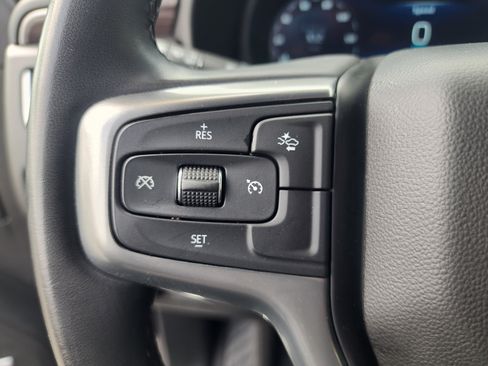 Used 2024 Chevrolet Suburban LT image 30