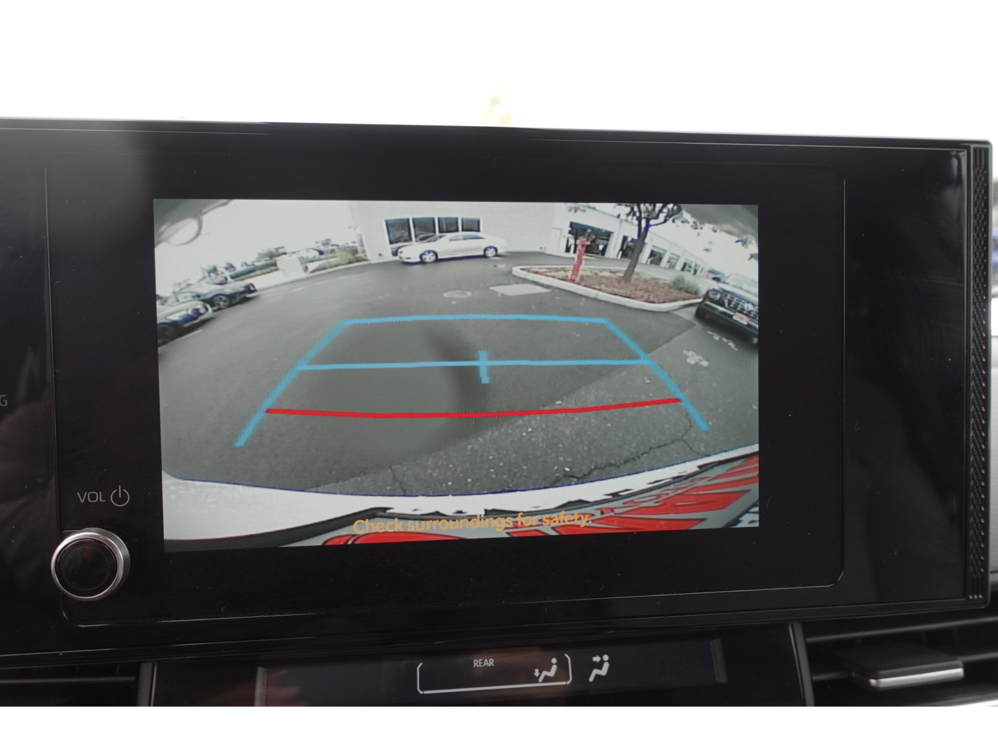 Certified 2025 Toyota Sienna LE FWD image 20