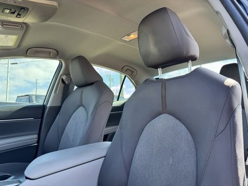 Used 2020 Toyota Camry LE image 12