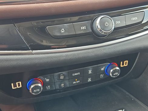 Used 2018 Buick Enclave Avenir w/ Avenir Technology Package FWD image 21