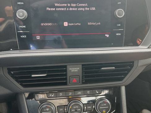 Used 2019 Volkswagen Jetta SEL Premium FWD image 11