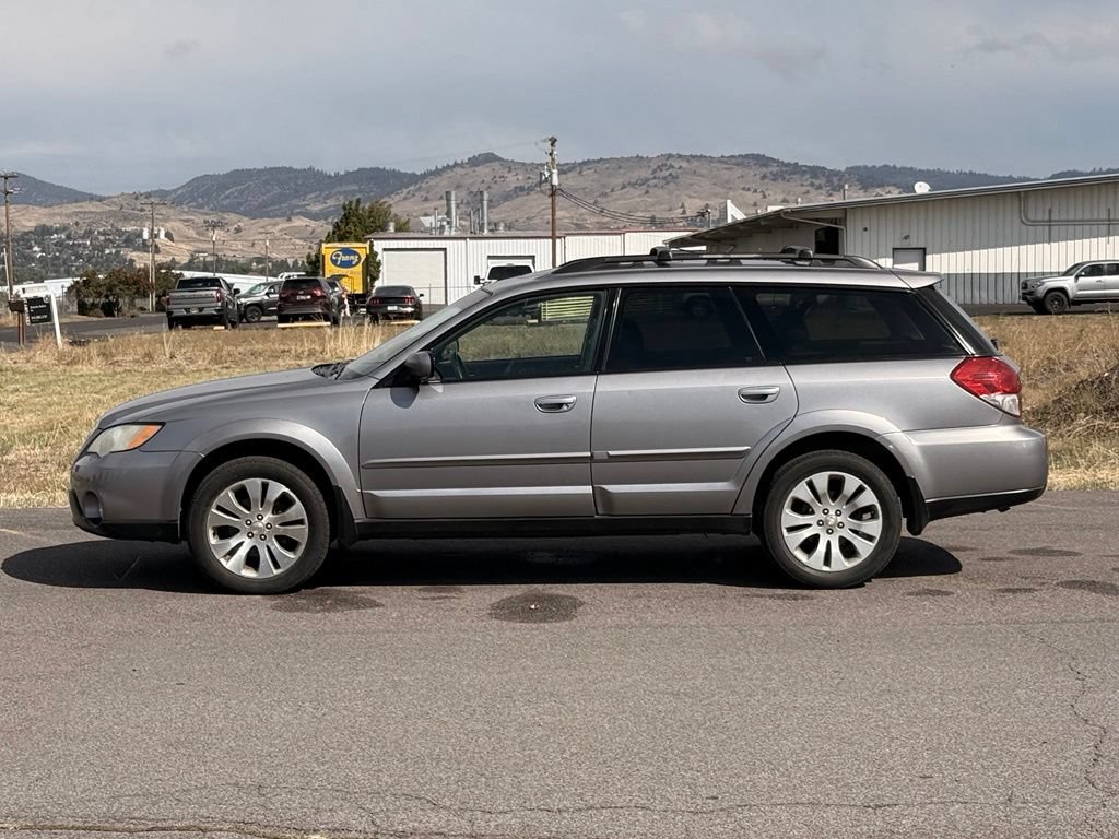 Used 2009 Subaru Outback 2.5i Limited AWD/4WD image 2