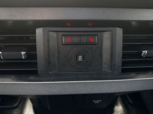 Used 2023 Ford F350 Platinum image 14