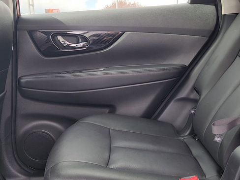 Used 2020 Nissan Rogue SL w/ Premium Package AWD/4WD image 17