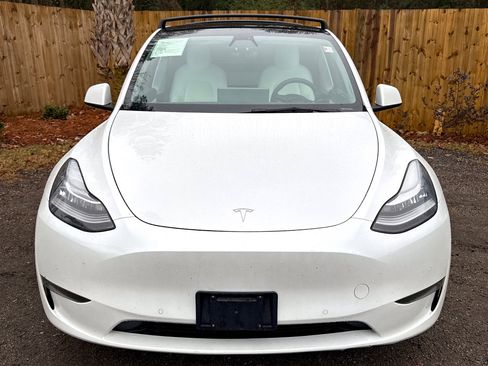 Used 2021 Tesla Model Y Long Range image 22