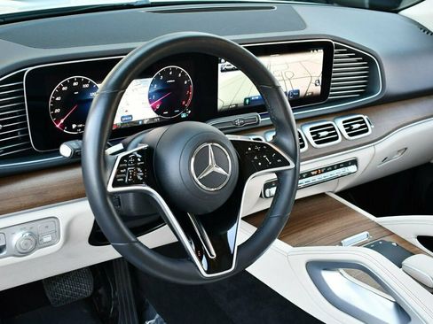 Used 2024 Mercedes-Benz GLE 450 4MATIC image 35