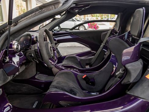 Used 2019 McLaren Senna image 17