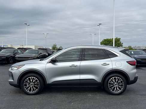 Used 2023 Ford Escape Active w/ Tech Pack #1 AWD/4WD image 6
