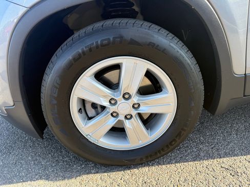 Used 2020 Chevrolet Trax LS FWD image 9