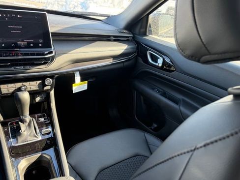 New 2026 Jeep Compass Latitude image 31