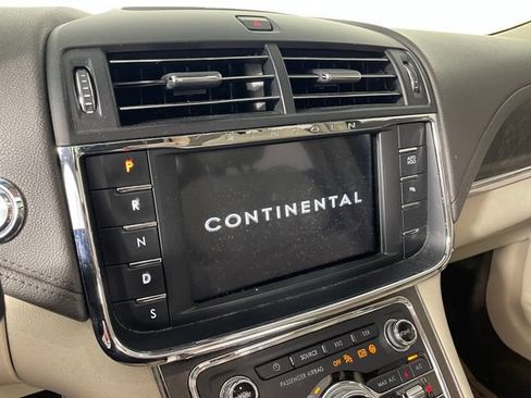 Used 2017 Lincoln Continental Select w/ Climate Package FWD image 7