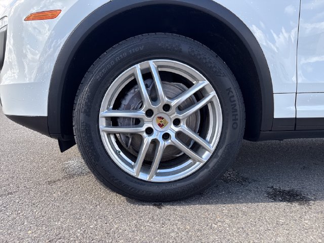 Used 2016 Porsche Cayenne AWD/4WD image 32
