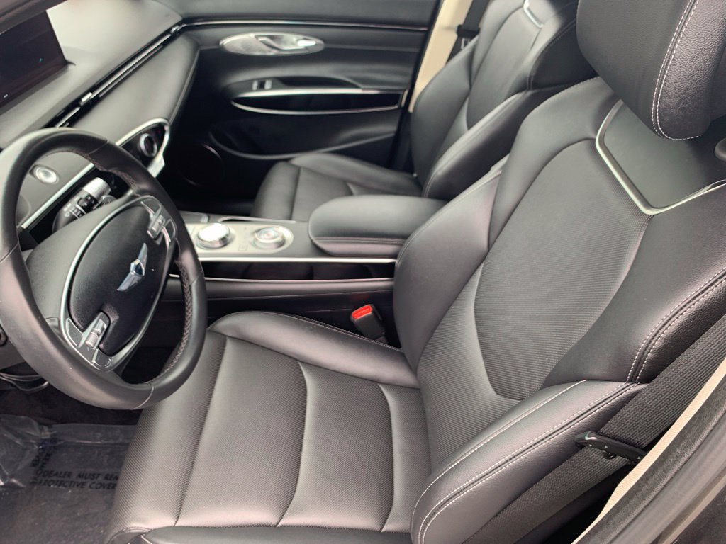 Used 2025 Genesis GV70 2.5T AWD/4WD image 16