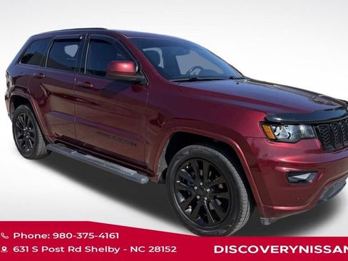 Used 2019 Jeep Grand Cherokee Altitude image 2
