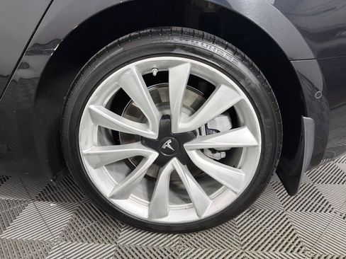 Used 2018 Tesla Model 3 Long Range RWD image 17