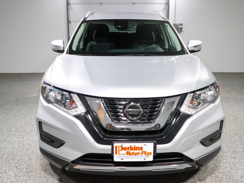 Used 2020 Nissan Rogue SV FWD image 4