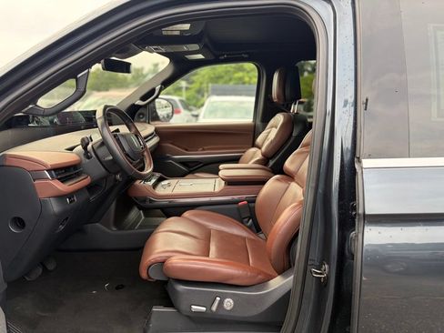 Used 2025 Lincoln Navigator Reserve AWD/4WD image 25