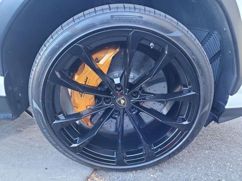 Used 2019 Lamborghini Urus image 20