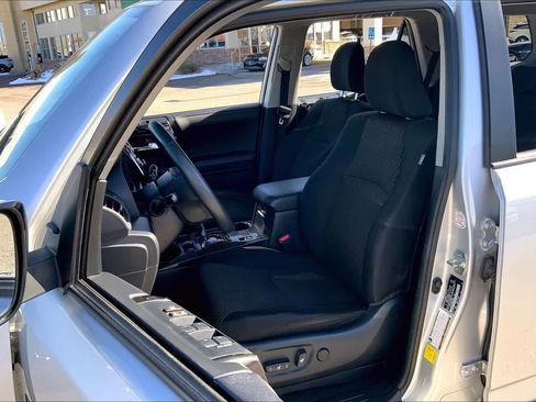 Used 2024 Toyota 4Runner TRD Off-Road image 7