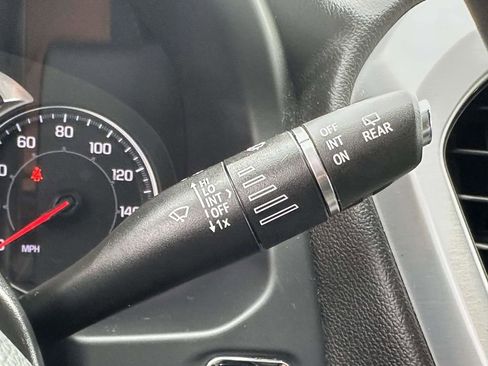 Used 2023 GMC Acadia SLE image 33