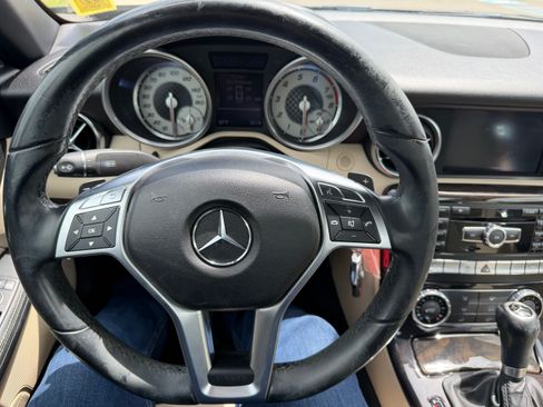 Used 2013 Mercedes-Benz SLK 250 image 7