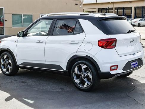 Certified 2023 Hyundai Venue Limited image 4
