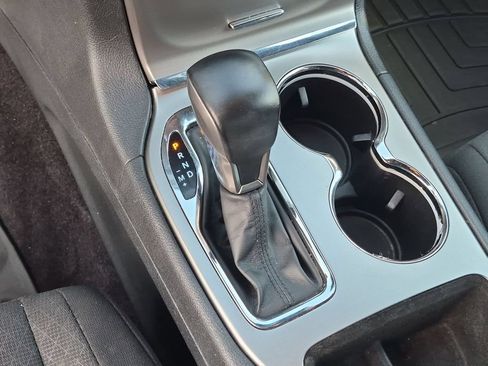 Used 2018 Jeep Grand Cherokee Laredo AWD/4WD image 15