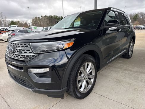 Certified 2024 Ford Explorer Limited w/ Limited Technology Package image 3