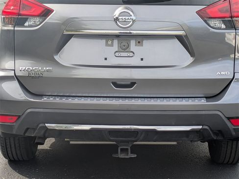 Used 2017 Nissan Rogue S image 24