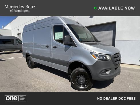 Used 2025 Mercedes-Benz Sprinter 2500 image 1