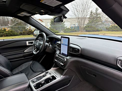 Used 2020 Ford Explorer ST w/ ST Street Pack image 22