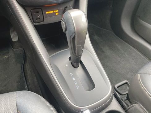 Used 2022 Chevrolet Trax LT w/ LT Convenience Package image 15