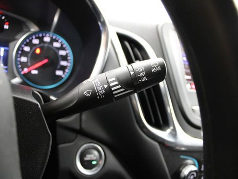 Used 2023 Chevrolet Equinox LT image 37