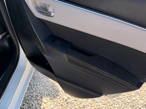 Used 2019 Toyota Corolla LE image 18