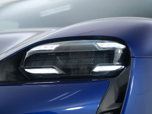 Used 2020 Porsche Taycan 4S w/ Premium Package image 60