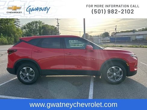 Used 2024 Chevrolet Blazer LT FWD image 4