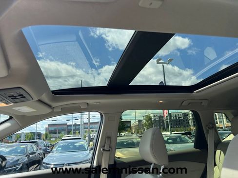 Certified 2023 Nissan Rogue SL AWD/4WD image 16