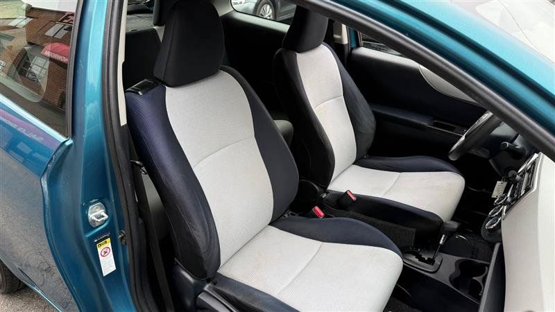 Used 2012 Toyota Yaris L FWD image 7