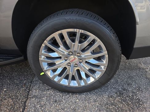 New 2026 GMC Yukon XL Elevation image 36