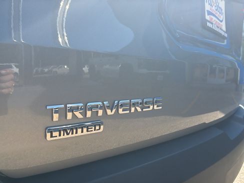 Used 2024 Chevrolet Traverse LT FWD image 13