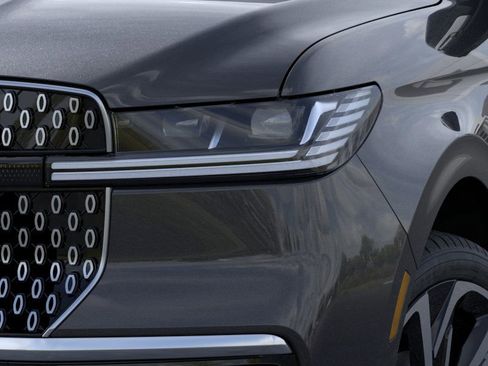 New 2026 Lincoln Navigator L Reserve image 18