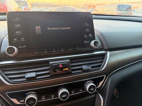 Used 2018 Honda Accord LX image 24