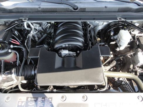 Used 2016 Chevrolet Suburban LS RWD image 35
