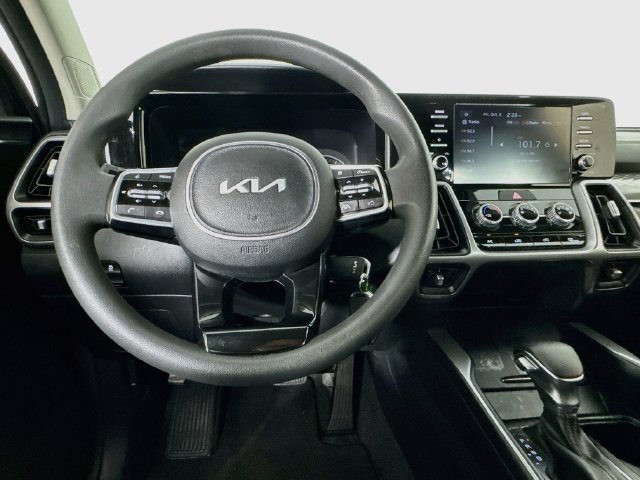 Used 2023 Kia Sorento LX FWD image 10