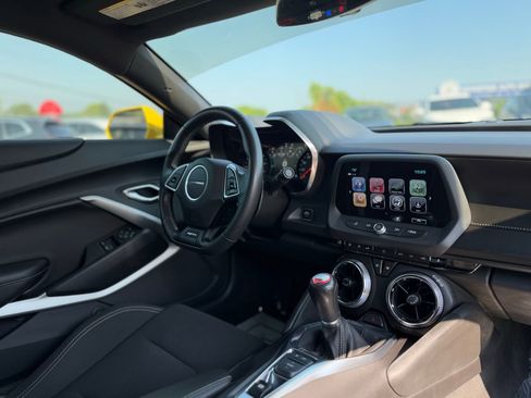 Used 2017 Chevrolet Camaro SS image 34