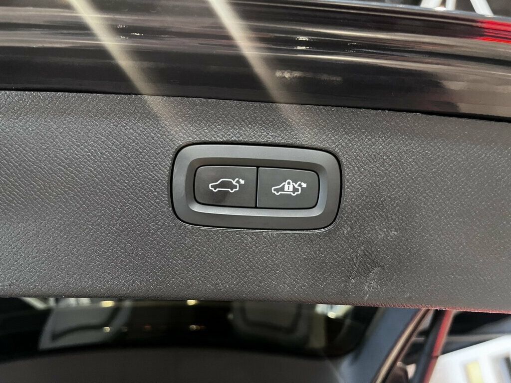 Used 2024 Volvo XC90 B6 Plus AWD/4WD image 19