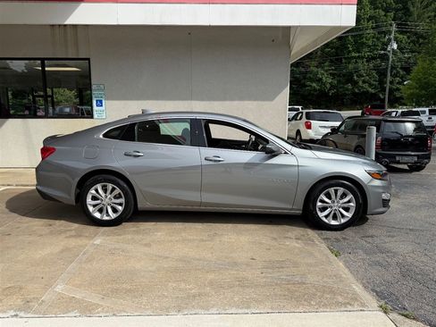 Used 2023 Chevrolet Malibu LT FWD image 2