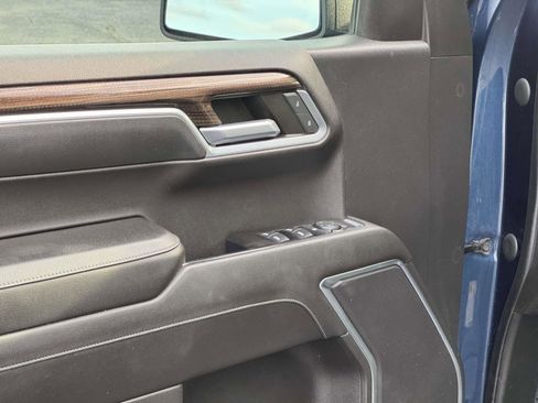 Used 2022 Chevrolet Silverado 1500 LT AWD/4WD image 19