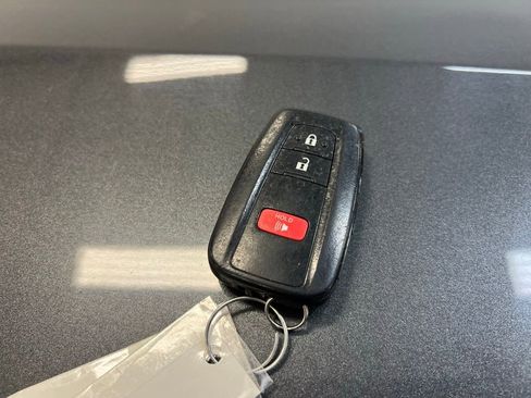 Used 2022 Toyota RAV4 XLE image 33